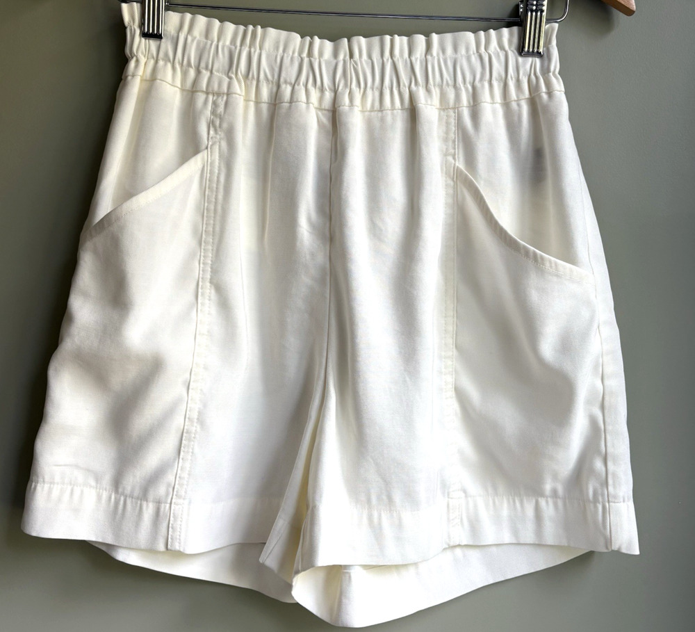 Simply Vera Wang Cream Shorts High Elastic Waist Pull On Relaxed Minimalist S
